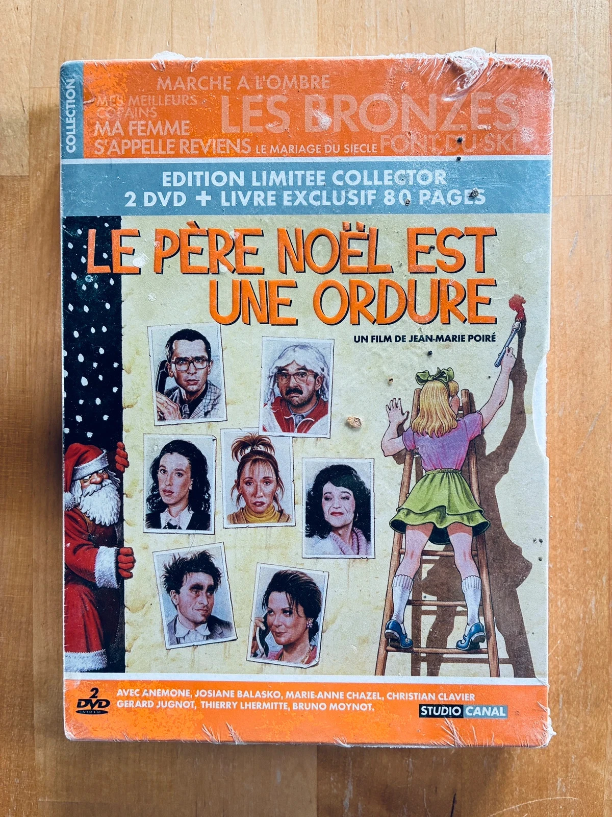 Coffret 2 DVD Le Père Noël est une ordure édition collector.